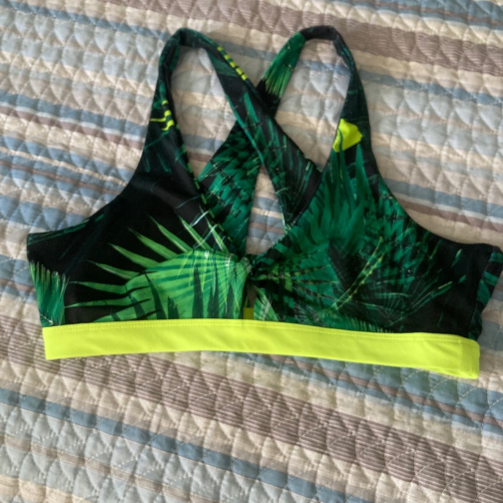 Fabletics low cut bright green sport bra large